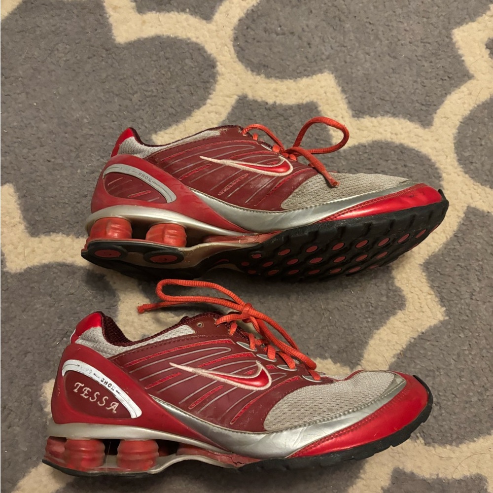 Red Nike Shoxs